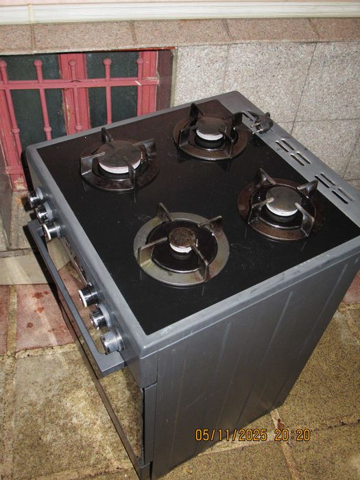 aragaz BEKO  4 ochiuri,  gaz + electric