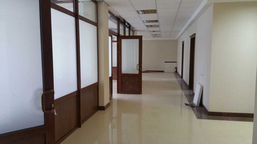 Аренда офис 316 кв. 7 кабинетов 9 у.е за кв.м ул.Беруний Чорсу