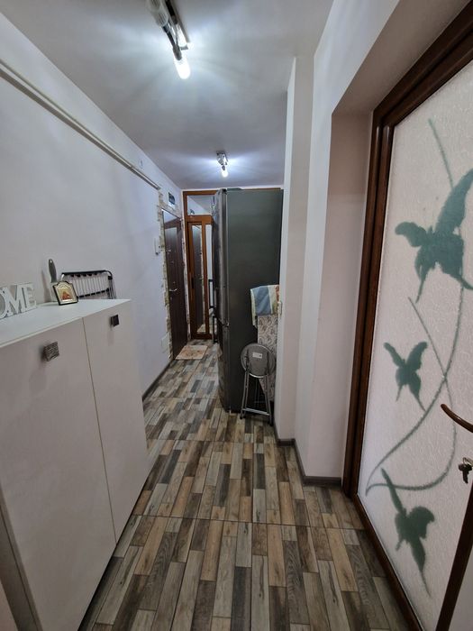 Închiriez apartament