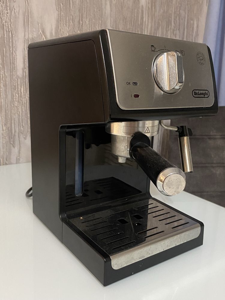 Продам кофеварку Delonghi !!!