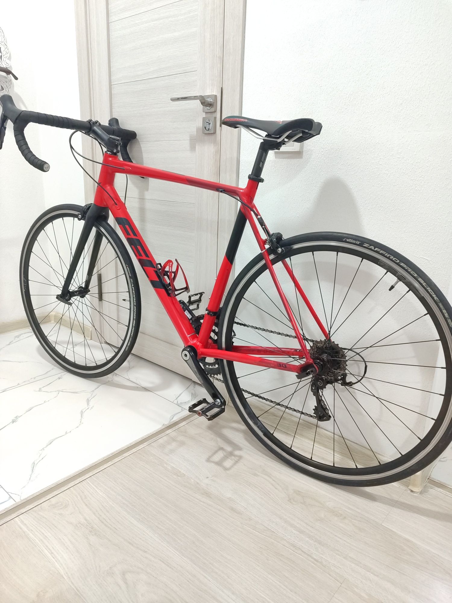Шоссейный велосипед Felt FR 30