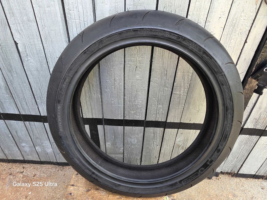 нова гума за мотор Michelin