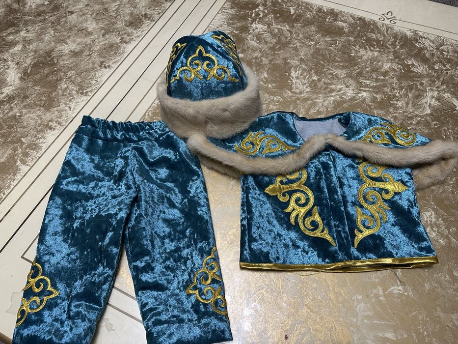 Прокатка беріледі 1 жасқа ұлға ұлттық киім