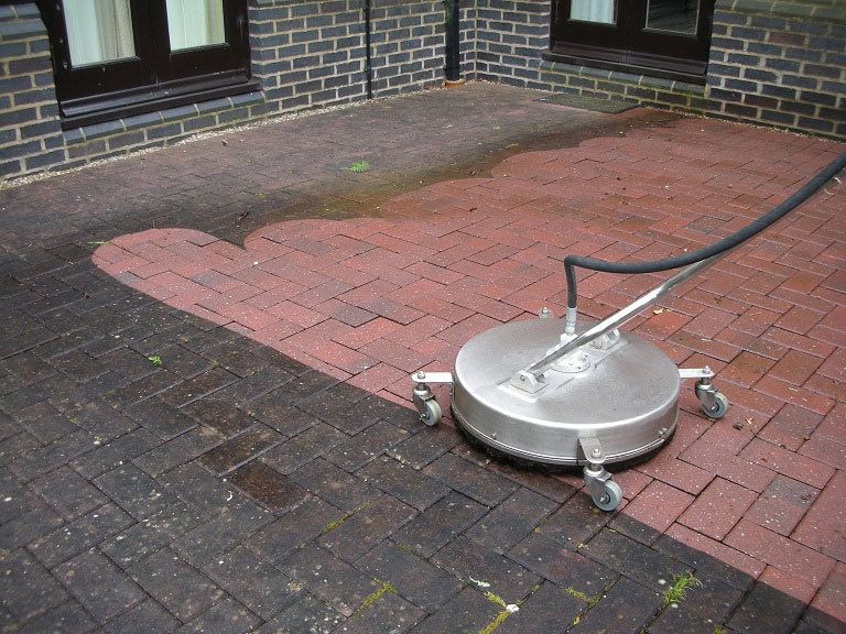 Servicii complete de spălare cu presiune