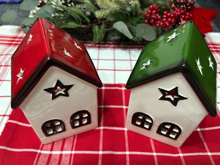 Căsuțe de Crăciun din ceramică pictate manual NOU!  15 x 8 x 8 cm