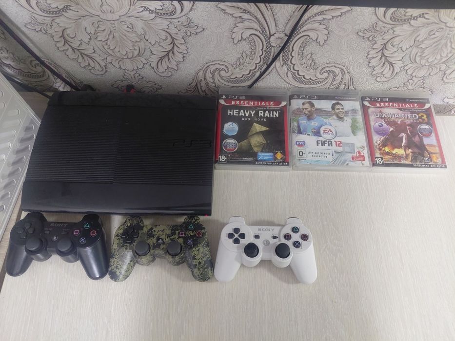 Плейстейшен 3 три джойстика