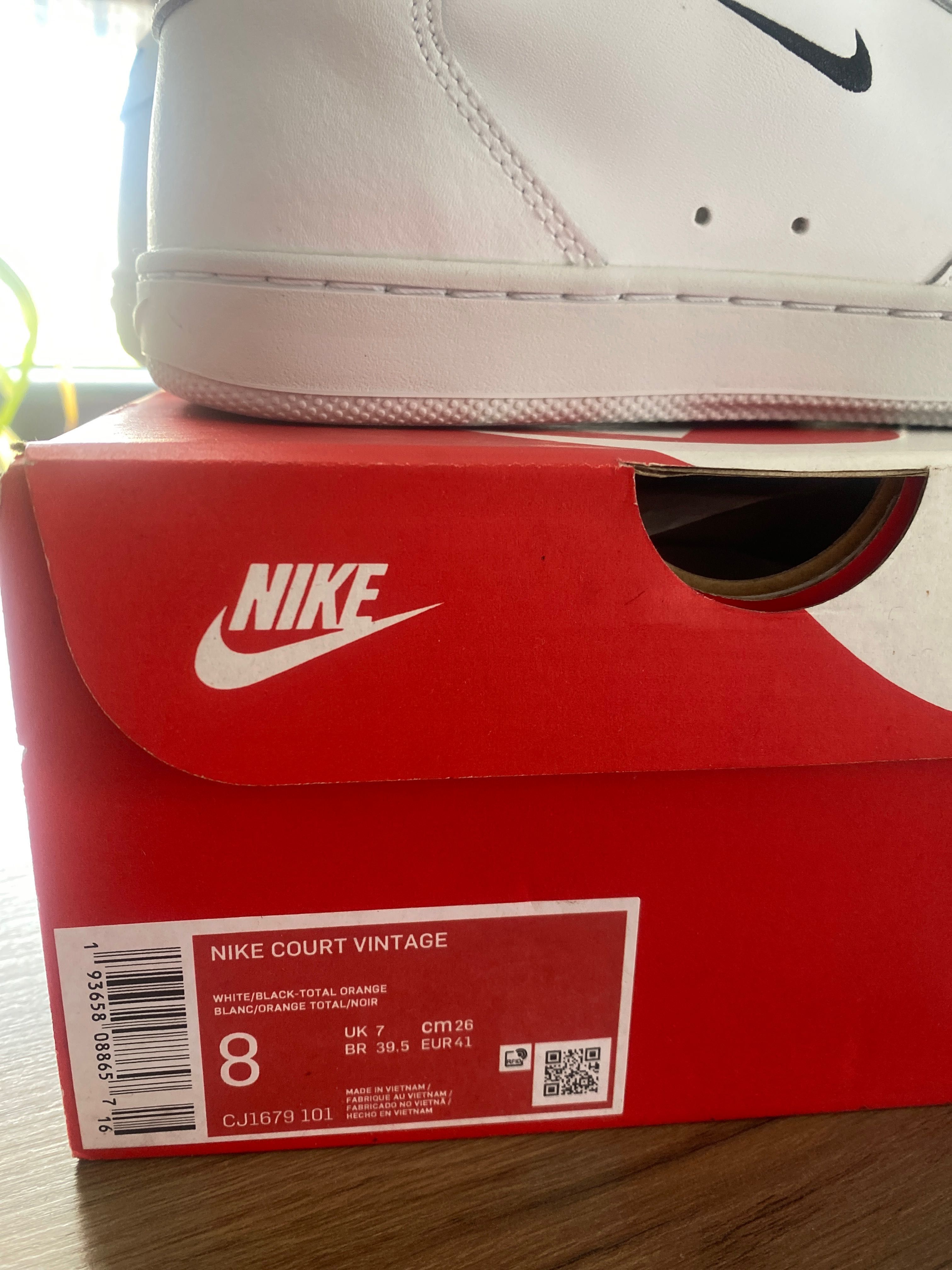 Nike court vintage