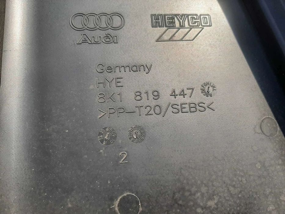 grila stergator audi a4 b8 8k  facelift 8k1819447