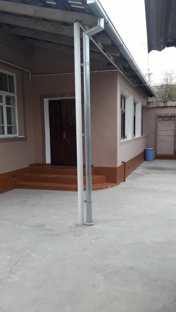 Yangi yolda hovli sotiladi 4 sotx