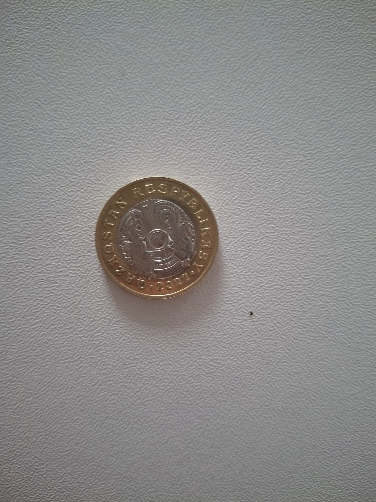 Продам коллекционную манету 100 тг