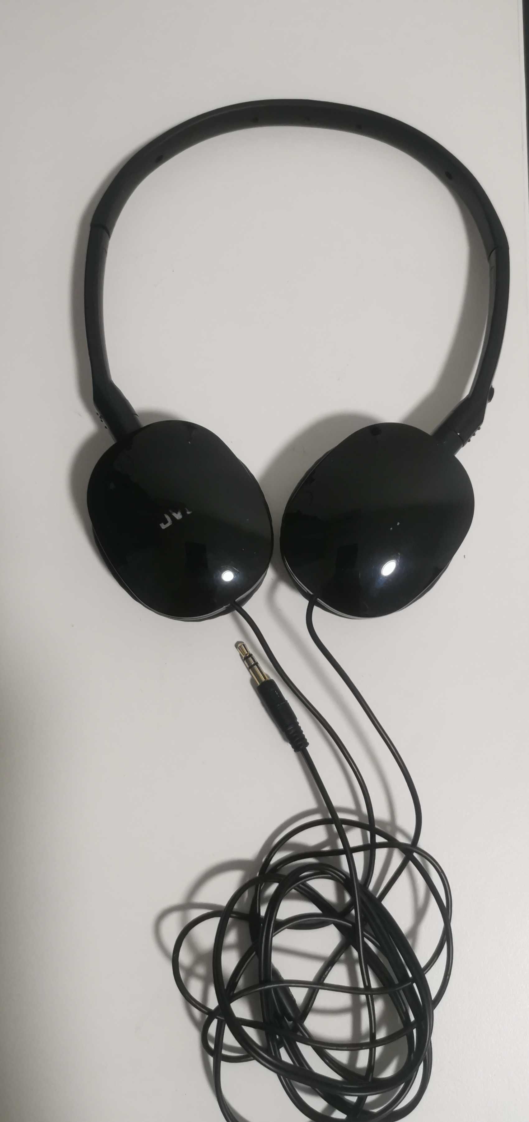 JVC слушалки с кабел - леки и удобни