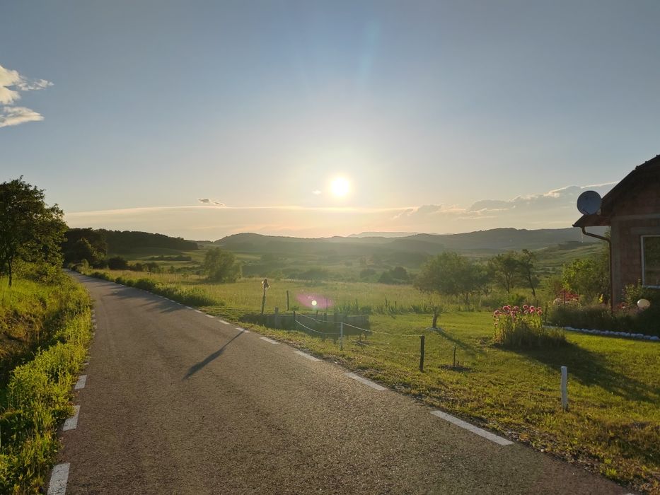 Teren intravilan /extravilan 3.000 euro/ar