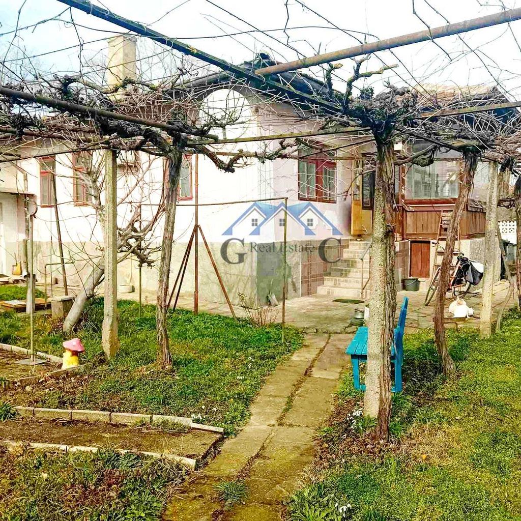 Продава се Къща в Долни чифлик - 122 кв.м за 779 €/кв.м - Снимка #6