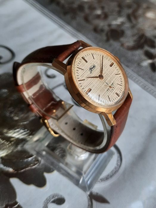 Позолоченные часы Зим-16камней