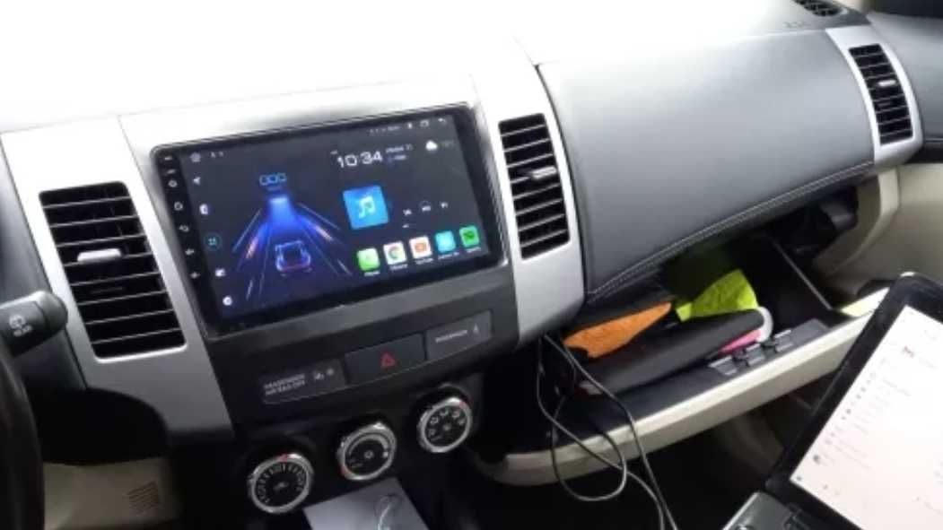 Navigatie 2Gb RAM cu android dedicata Mitsubishi Outlander 2