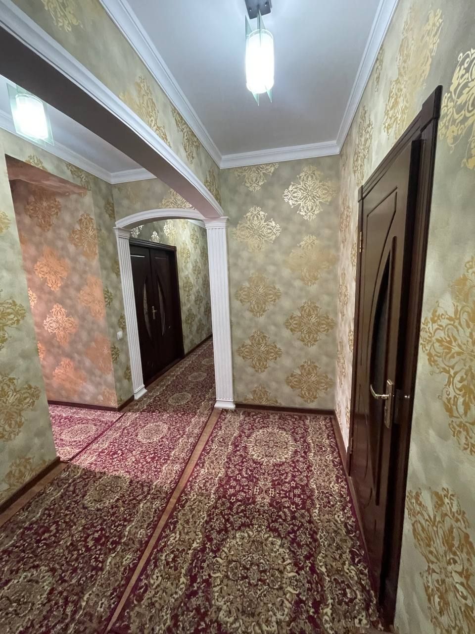 Продаю 5 комнатную квартиру.