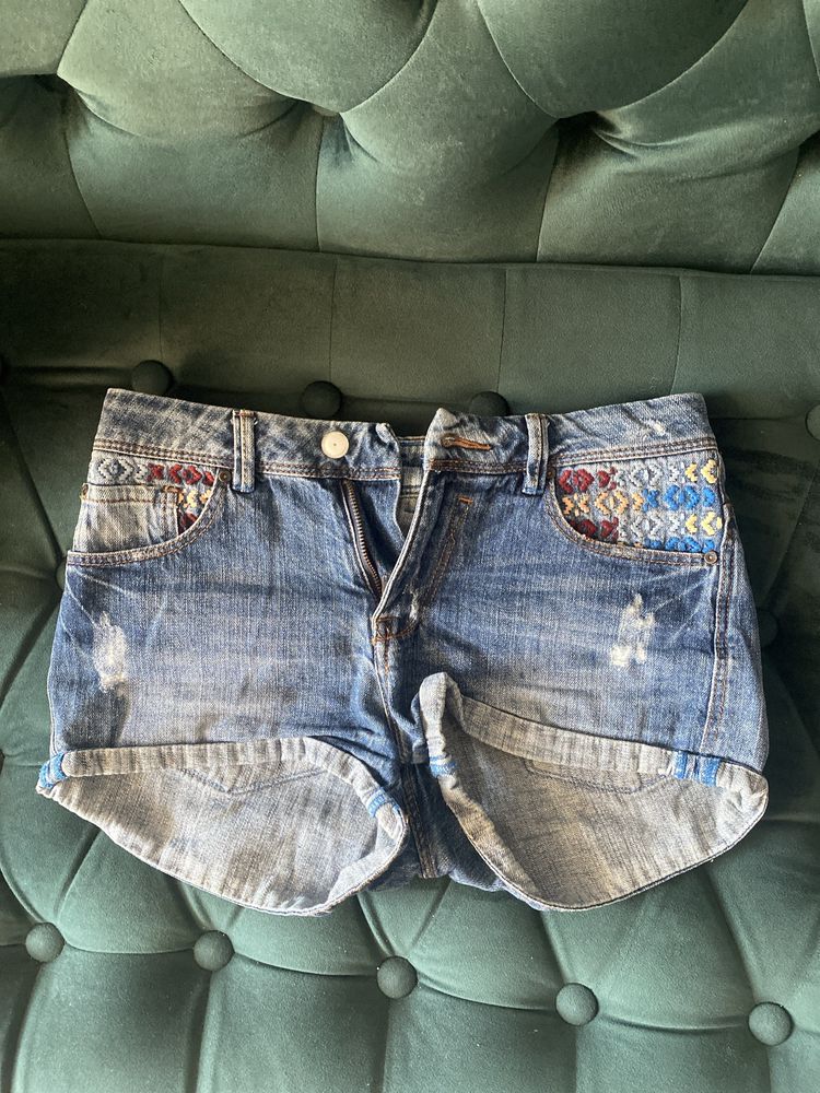 Къси панталонки и гащеризон XS, S bershcka, pull and bear