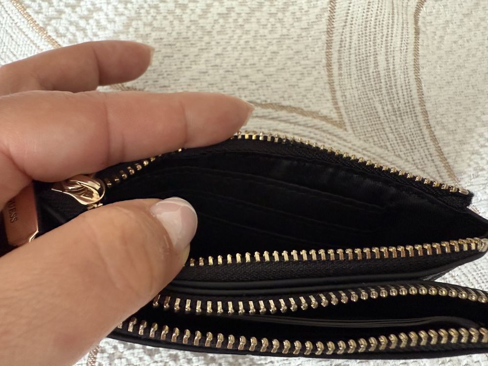 Guess малъко портмоне, michael kors
