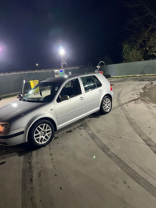 Vând sau schimb  Golf 4