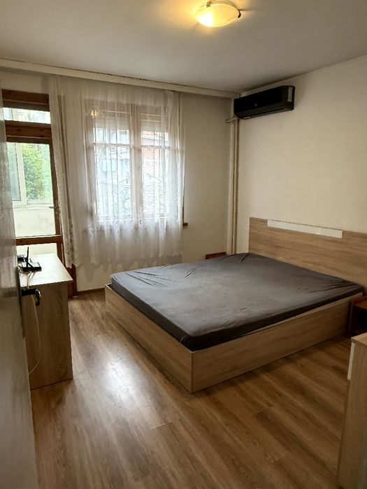 Дава се под наем Двустаен апартамент в Пловдив, Старият град - 70 кв.м за 357 € - Снимка #5