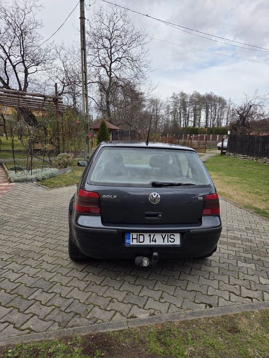 Vand VW Golf 1,6 benzina