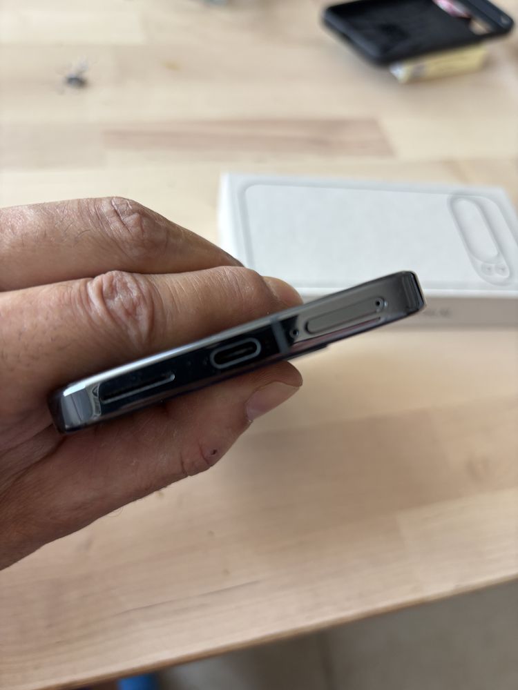 Google Pixel 9 pro XL obsidian (black) 16/128 GB Като Нов !