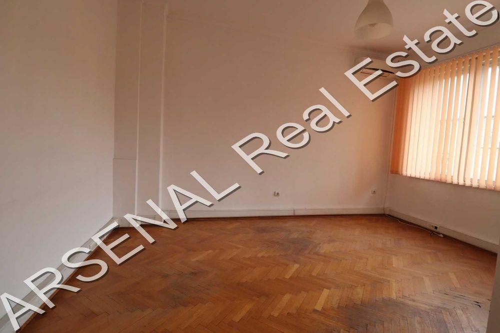 Дава се под наем Многостаен апартамент в София, Център - 163 кв.м за 950 € - Снимка #7