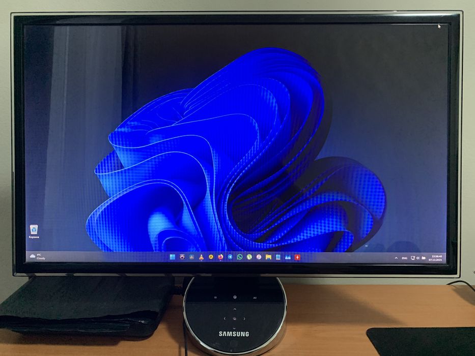 Монитор 23” Samsung S23A750D топовой линейки