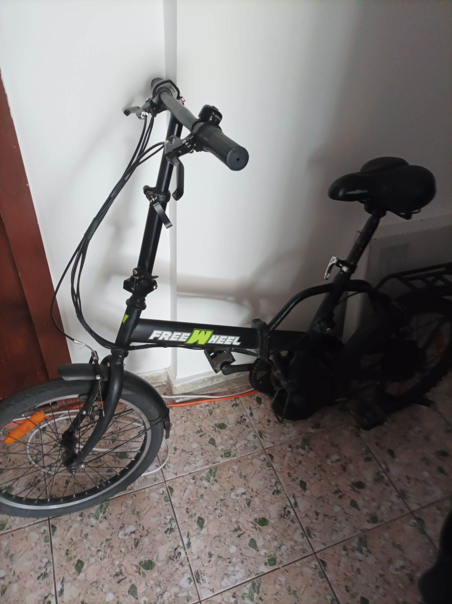 Vând bicicletă electrică