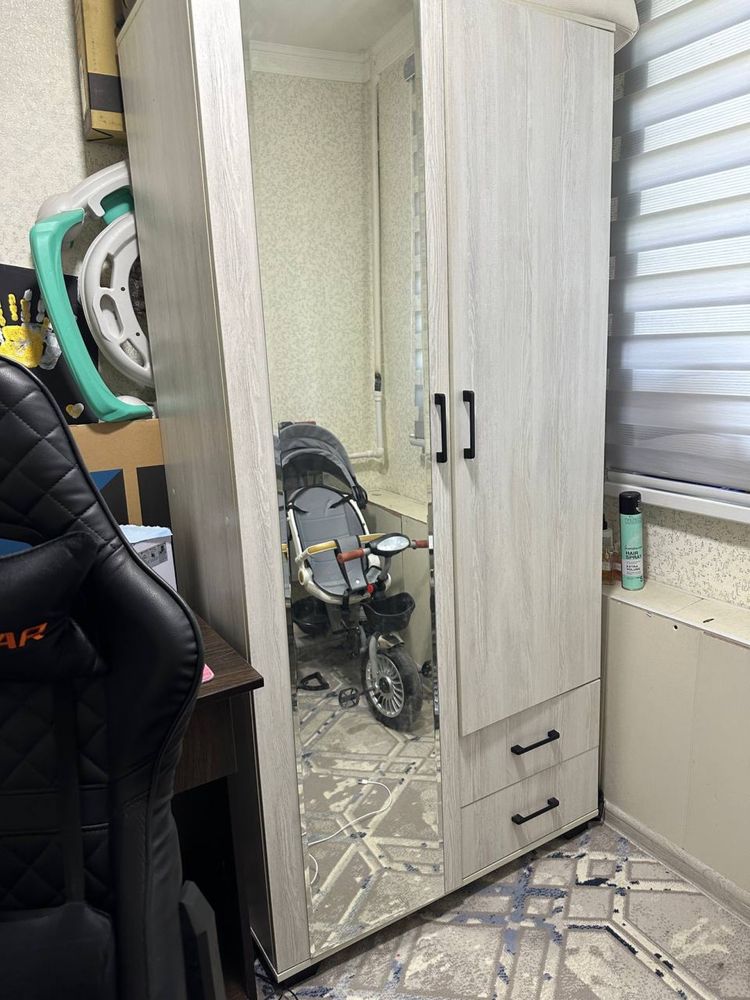 Шкаф для одежды в отличном состоянии