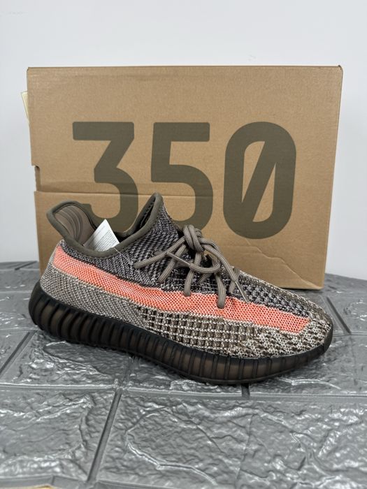 Yeezy 350 v2 Ash Stone