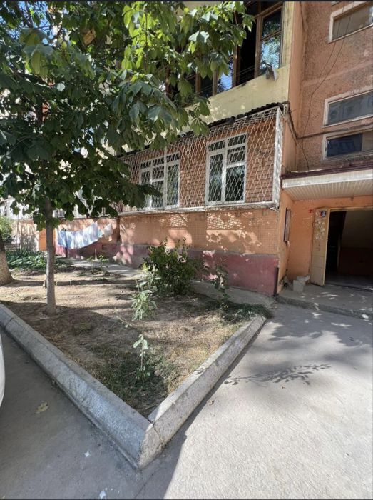 Чиланзар 20 квартал, Продается квартира 2в3/1/4 с подвалом