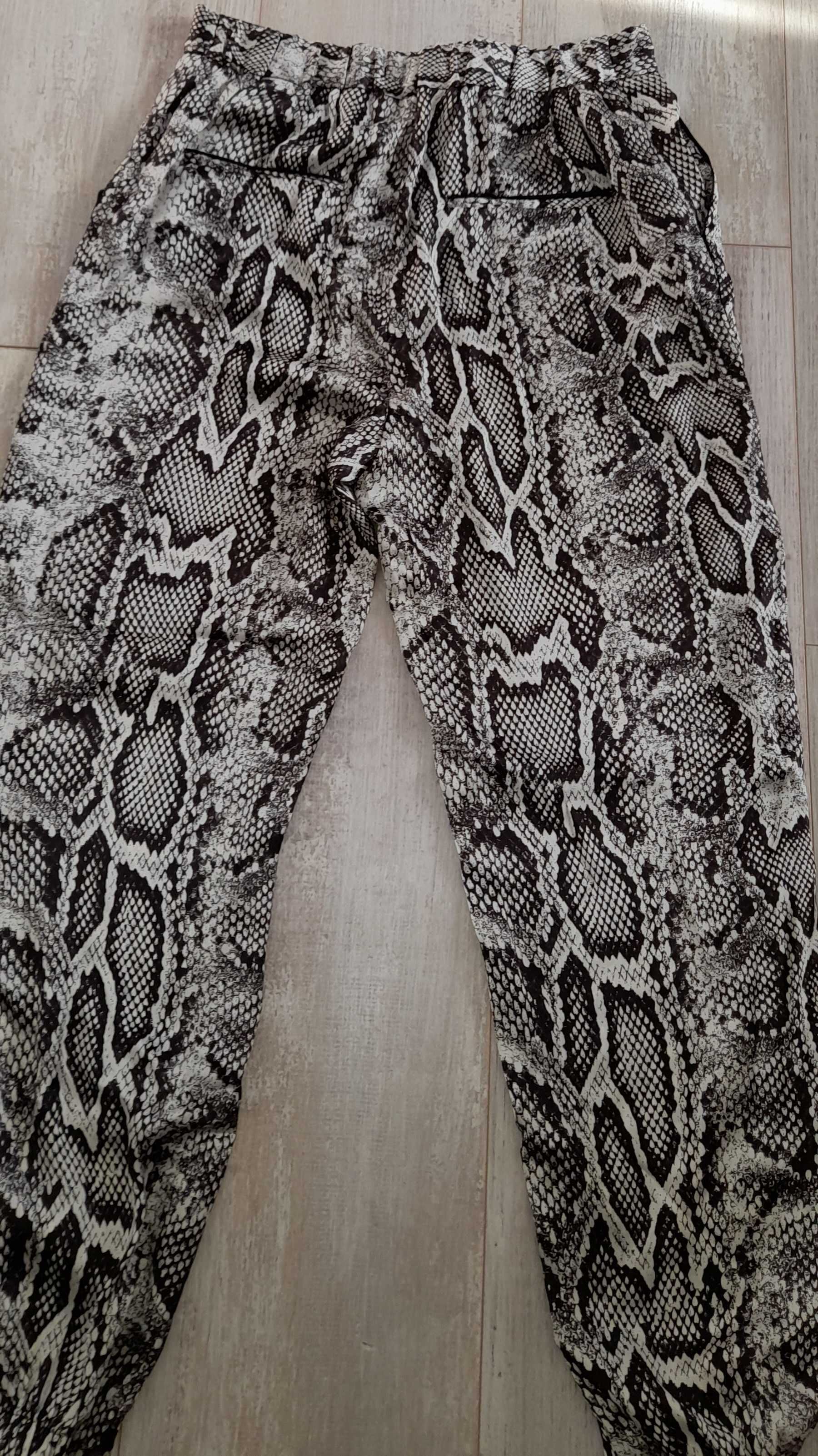 Чудесни дрехи ZARA