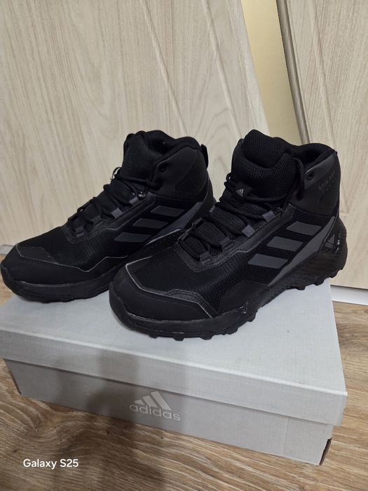Продавам боти адидас 42 номер