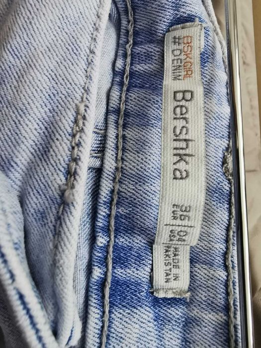 Pantaloni scurti de blugi Bershka 36