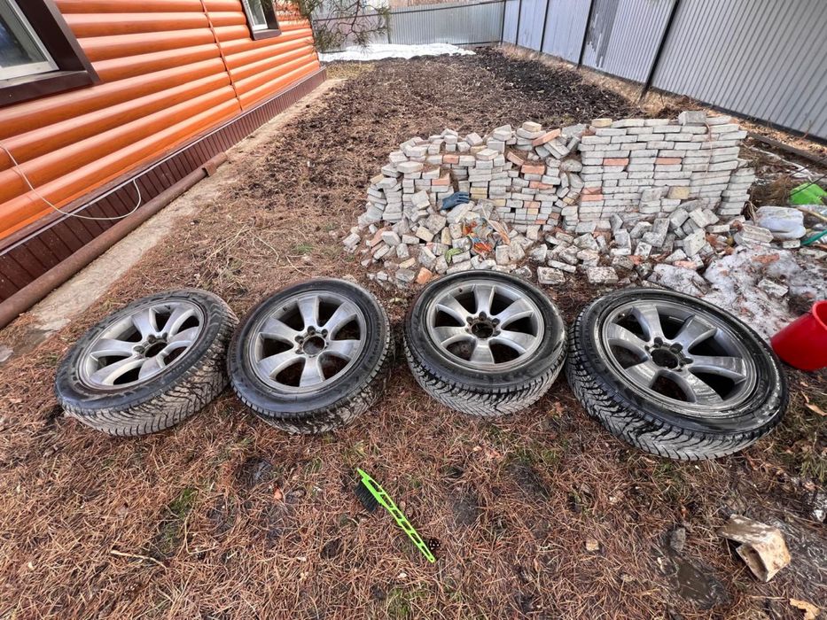Продам диски с резиной. В отличном состоянии ездили один сезон. 255/55