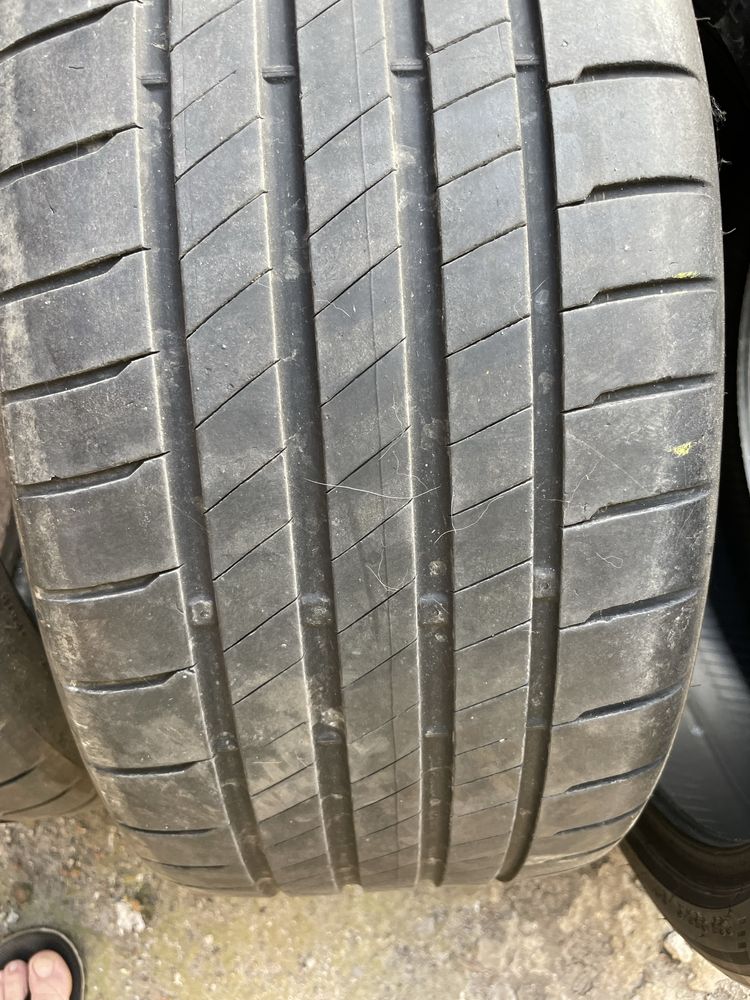 Гуми BRIDGESSTONE 235/35/19