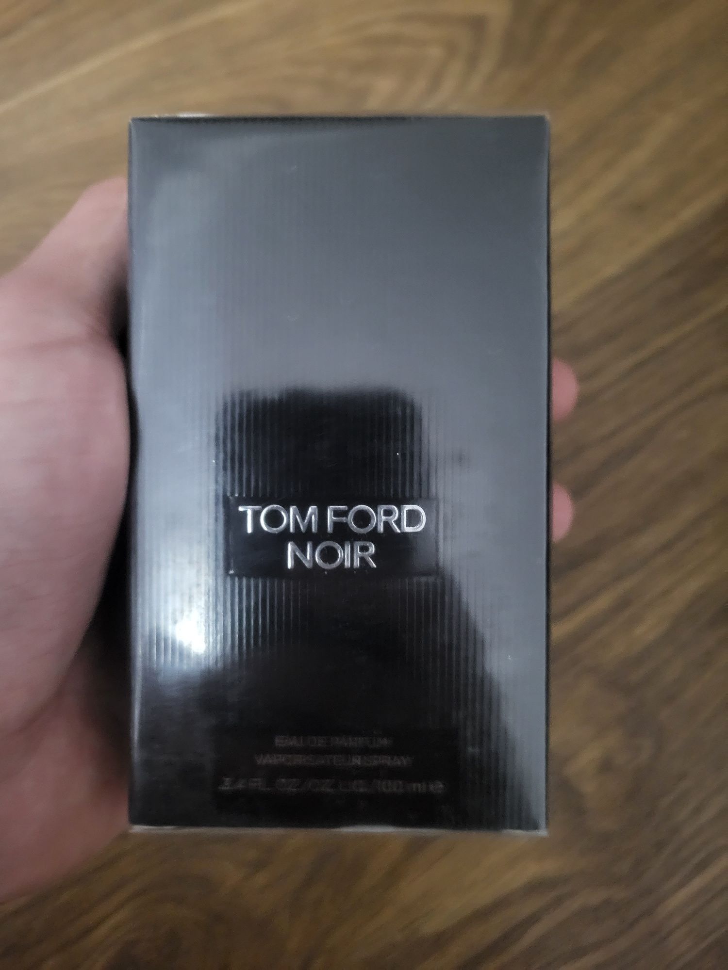 Vând parfum de lux Tom Ford Noir  de 100 m.l