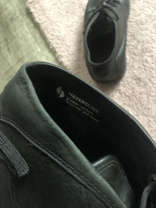 Ghete de baieti marimea 35 FitFlop de piele repellente