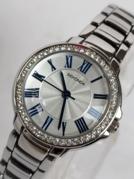 Ceas de dama Sekonda Classic Quartz, cadran argintiu, bratara din otel