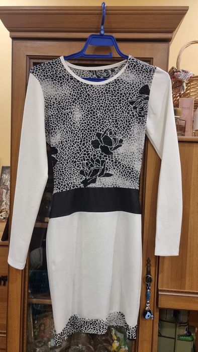 Рокля с флорални мотиви ,S размер