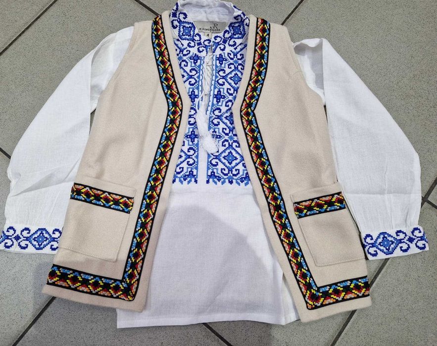 camasa COPII ie costum popular tranditional national romanas vesta clo