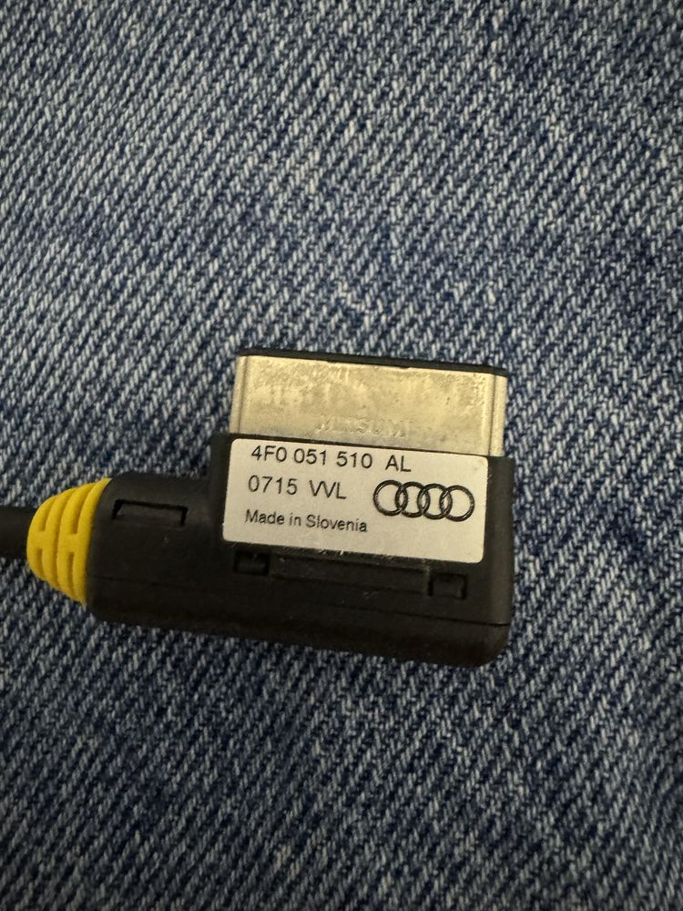 Mufe auxiliare Audi OEM pentru navigatie MMI (Lightning și USB)