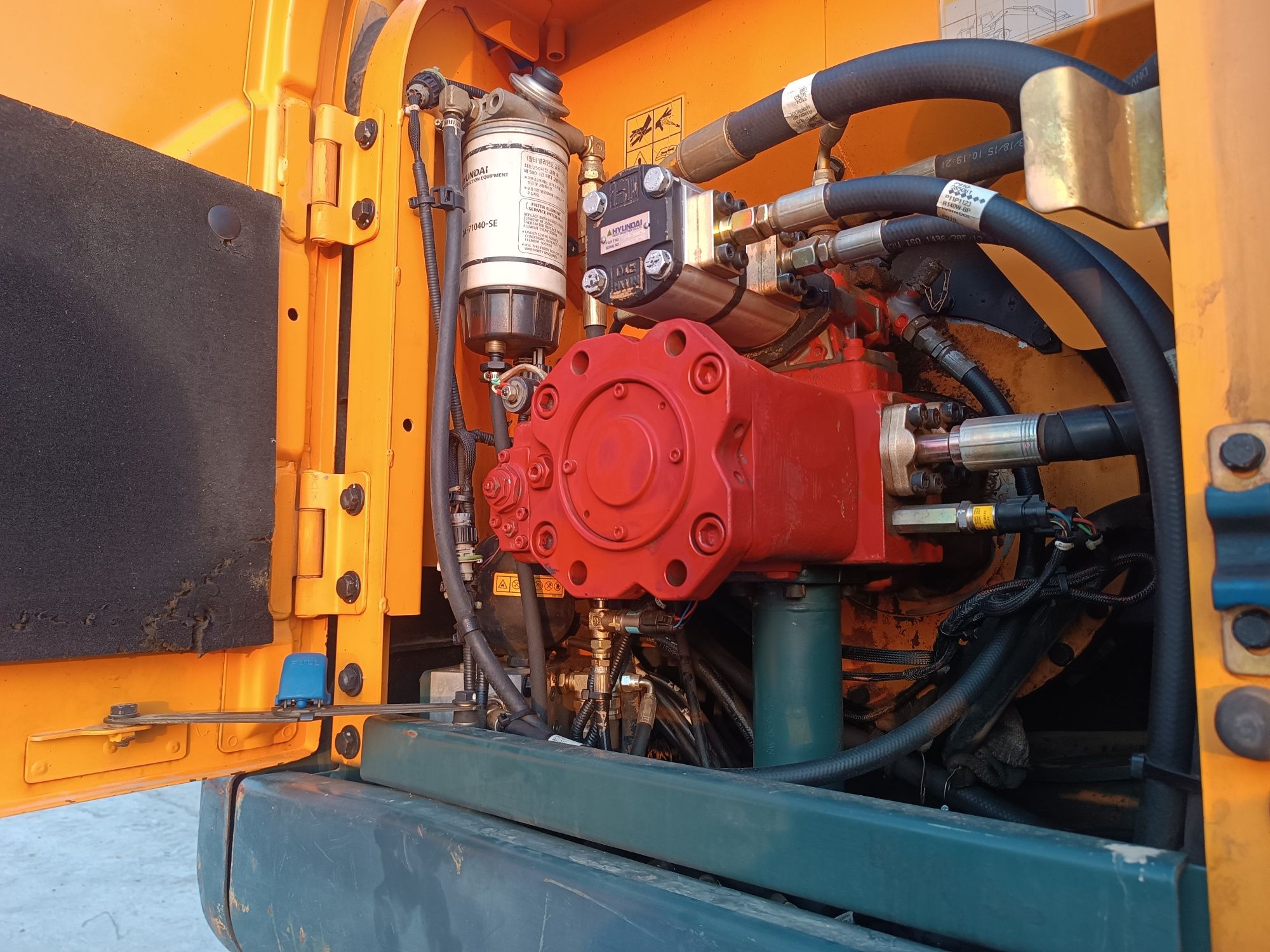 Ekiskavator Hyundai 140w