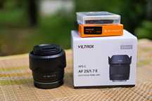 Obiectiv Viltrox AF 25mm f1.7 și Sony 35mm f1.8 OSS, montură Sony E