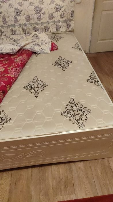 Спальный кровать