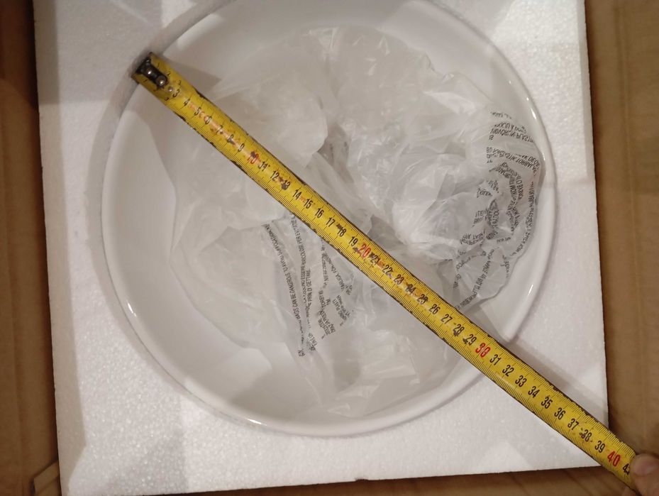 Продавам керамични стоящи мивки-2бр.