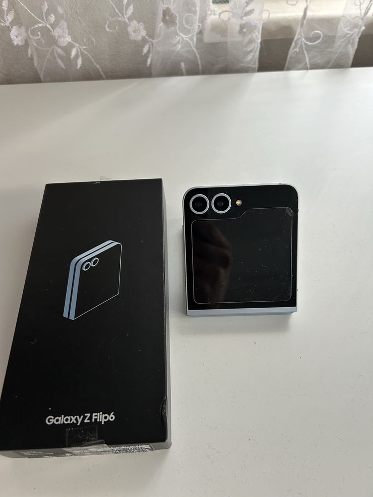 Samsung Galaxy Z-Flip 6