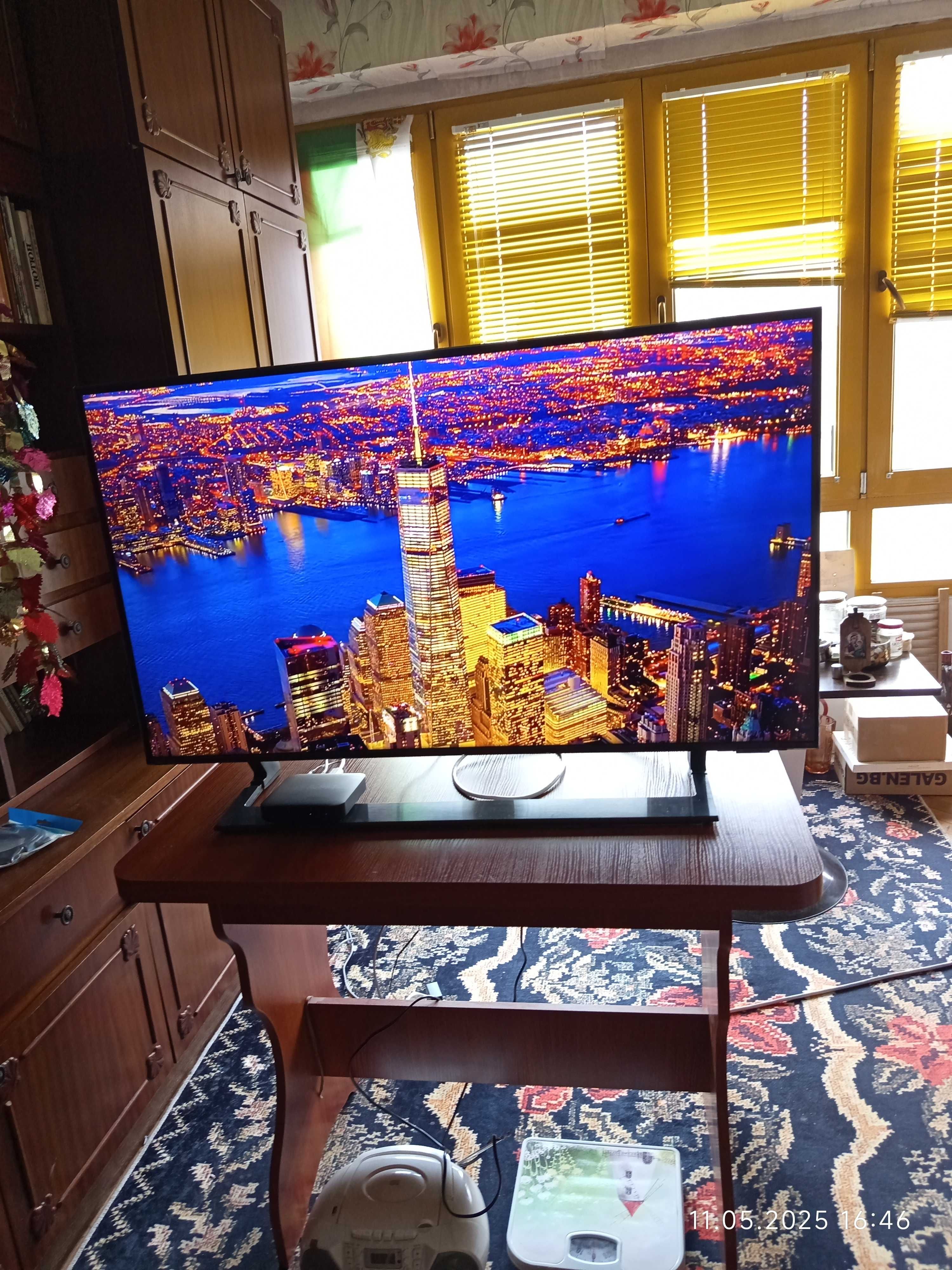 Телевизор 43'' Samsung Crystal UHD DU8572 4K Smart TV - в гаранция