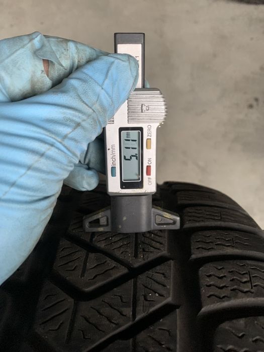Anv m+s 235/55/17 Pirelli/Vredestein